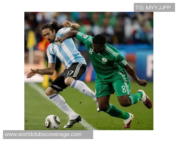 2001年阿根廷对阵中国足球友谊赛回顾与精彩瞬间分析