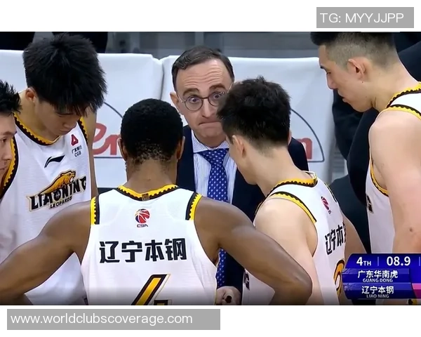 广东队与江苏队激战正酣CBA赛场精彩瞬间回顾与分析